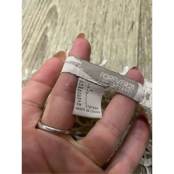 Forever 21 Knit Crochet Long Sleeve Large Top - Picture 4 of 4